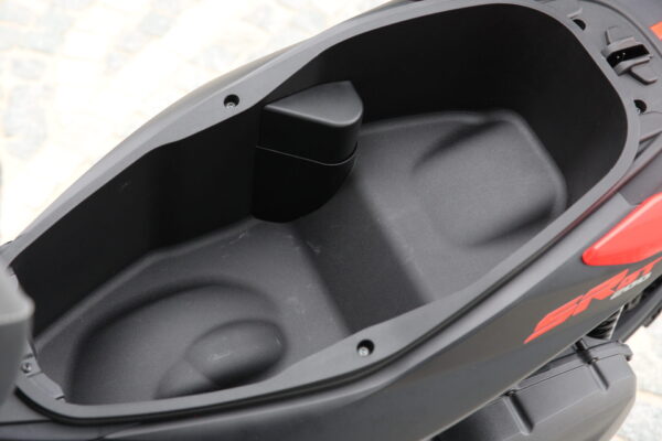 Aprilia SR GT 200 2022 under seat storage empty