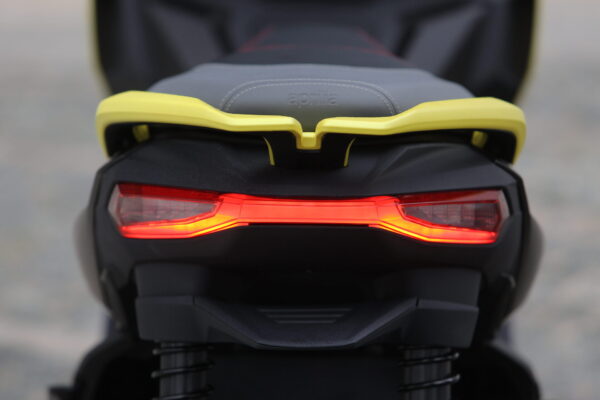 Aprilia SR GT 200 2022 taillight