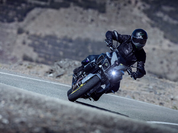 Yamaha MT-10 2016 headlight