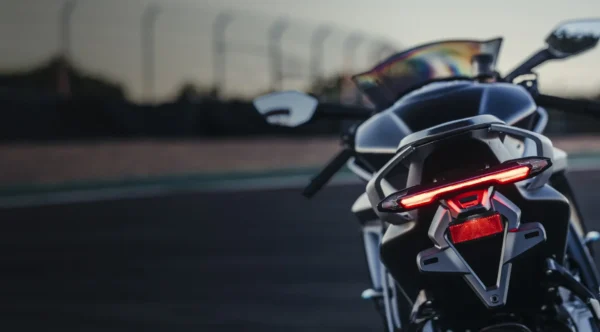 CFMoto 675SS 2025 taillight