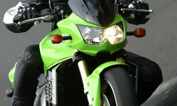 Kawasaki Z1000 2005 Lime Green headlight
