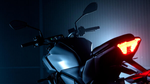 Yamaha MT-07 2025 Ice Storm taillight