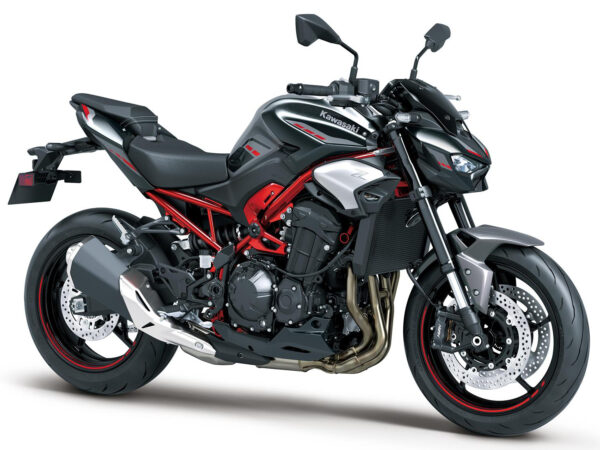 Kawasaki Z900 2025 Metallic Carbon Gray Metallic Phantom Silver Candy Persimmon Red front