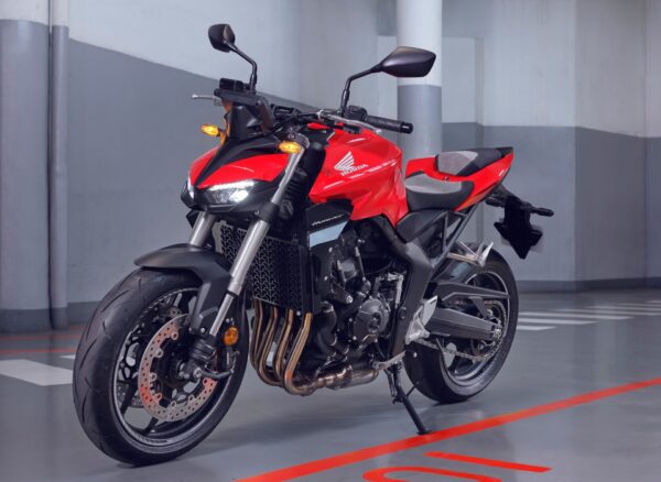 Honda CB1000 Hornet 2025 Grand Prix Red haedlight