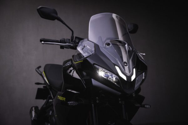 Triumph Tiger Sport 800 2025 Sapphire Black headlight
