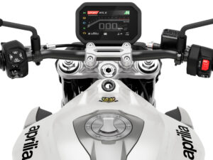 Aprilia Tuono 457 2025 Puma Grey cockpit