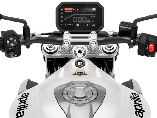 Aprilia Tuono 457 2025 Puma Grey cockpit