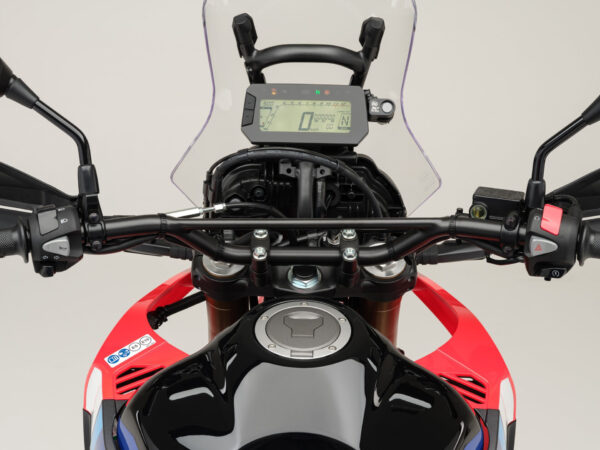Honda CRF300L Rally 2025 Extreme Red cockpit