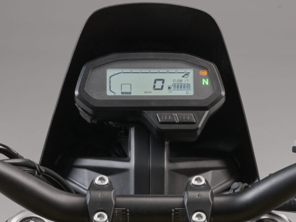 Benelli BKX 300 2025 dashboard