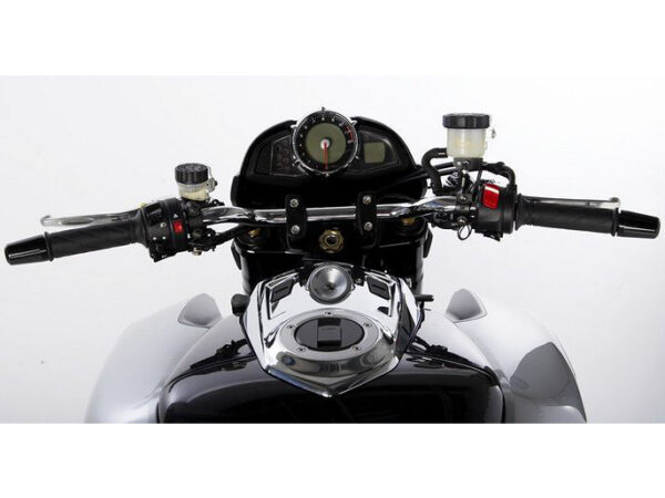 Suzuki GSX1300BK B-King 2007 silver cockpit