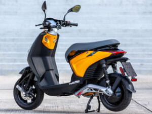 Piaggio 1 Active 2024 Sunshine Mix back