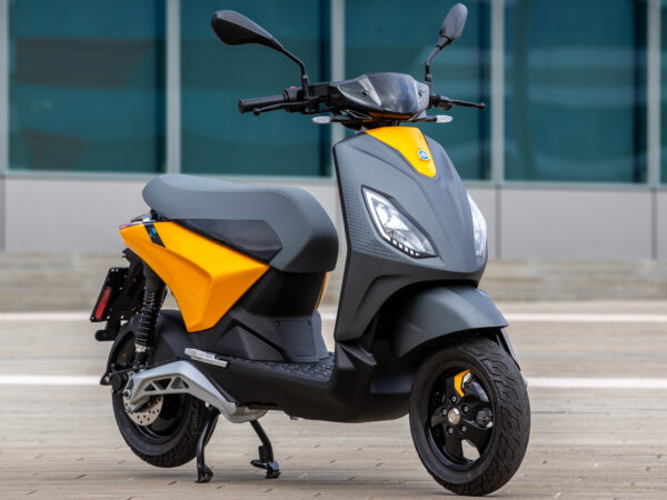 Piaggio 1 Active 2024 Sunshine Mix front