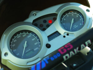 BMW F 650 GS Dakar 2004 silver blue dashboard