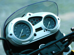 BMW F 650 GS 2004 yellow dashboard