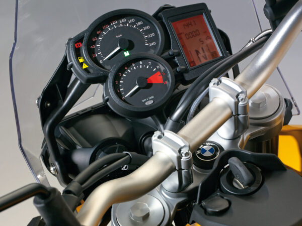 BMW F 800 GS 2008 Sunset Yellow Black dashboard