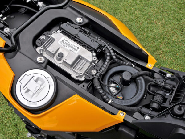 BMW F 800 GS 2008 Sunset Yellow Black under seat storage and tank