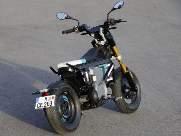 BMW CE 02 2024 Cosmic Black 2 back