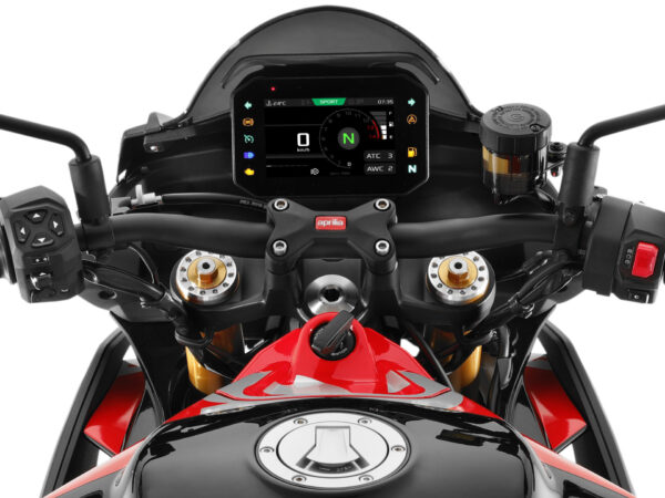 Aprilia Tuono 660 Factory 2025 Dark Banshee cockpit