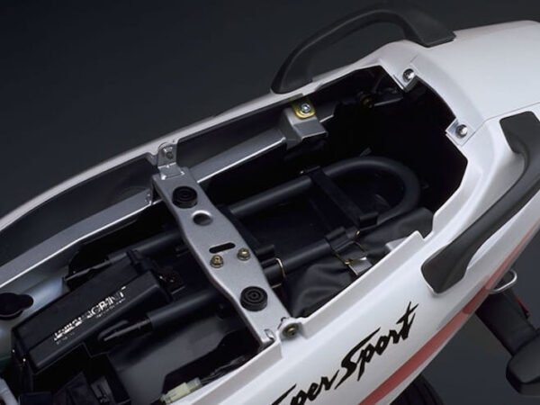 Yamaha YZF600R Thundercat 1996 under seat storage