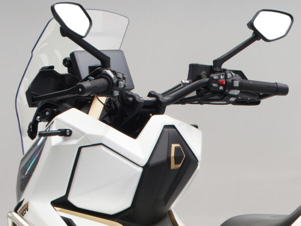 Zontes 368G 2024 white cockpit