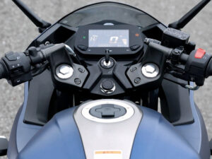 Suzuki Gixxer SF 250 2024 Metallic Mat Stellar Blue cockpit