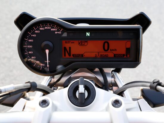 BMW R 1200 R 2015 dashboard