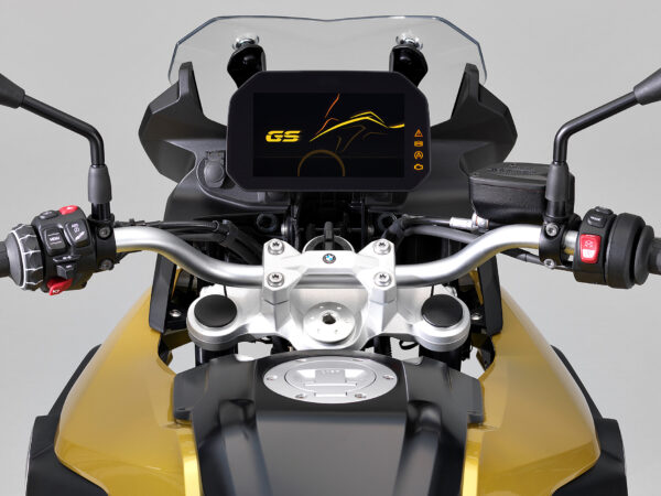 BMW F 750 GS 2018 Austin Yellow Metallic cockpit with optional TFT dash