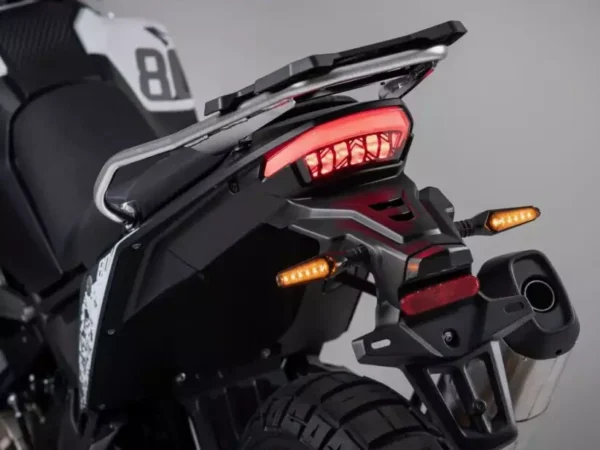 Voge DS800 Rally 2025 white taillight