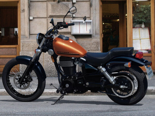 Suzuki Boulevard S40 2017 Metallic Fox Orange back