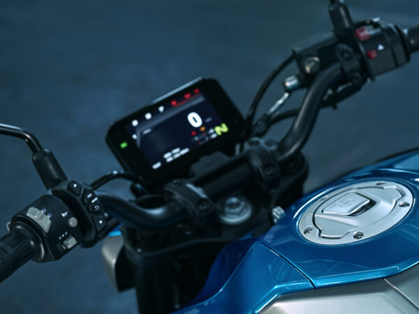 CFMoto 125NK 2025 Zephyr Blue cockpit