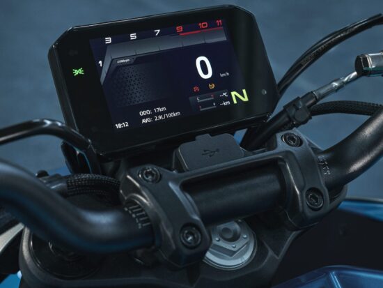CFMoto 125NK 2025 Zephyr Blue dashboard