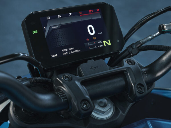 CFMoto 125NK 2025 Zephyr Blue dashboard