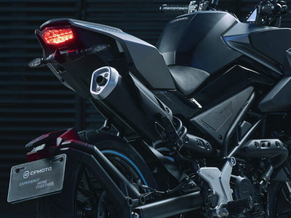 CFMoto 125NK 2025 Gem Black taillight