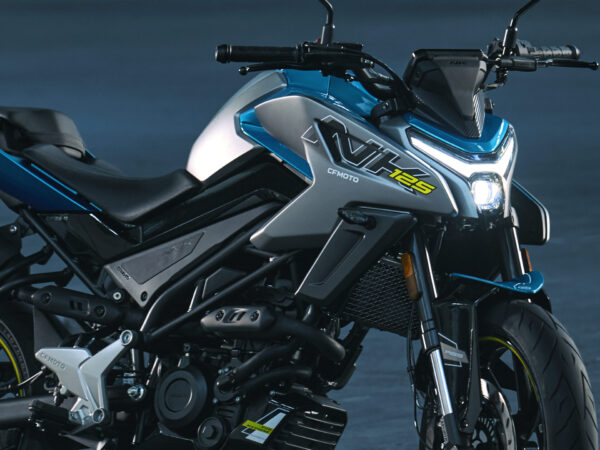 CFMoto 125NK 2025 Zephyr Blue headlight