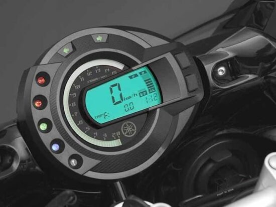 Yamaha FZ6-S Fazer 2004 dashboard