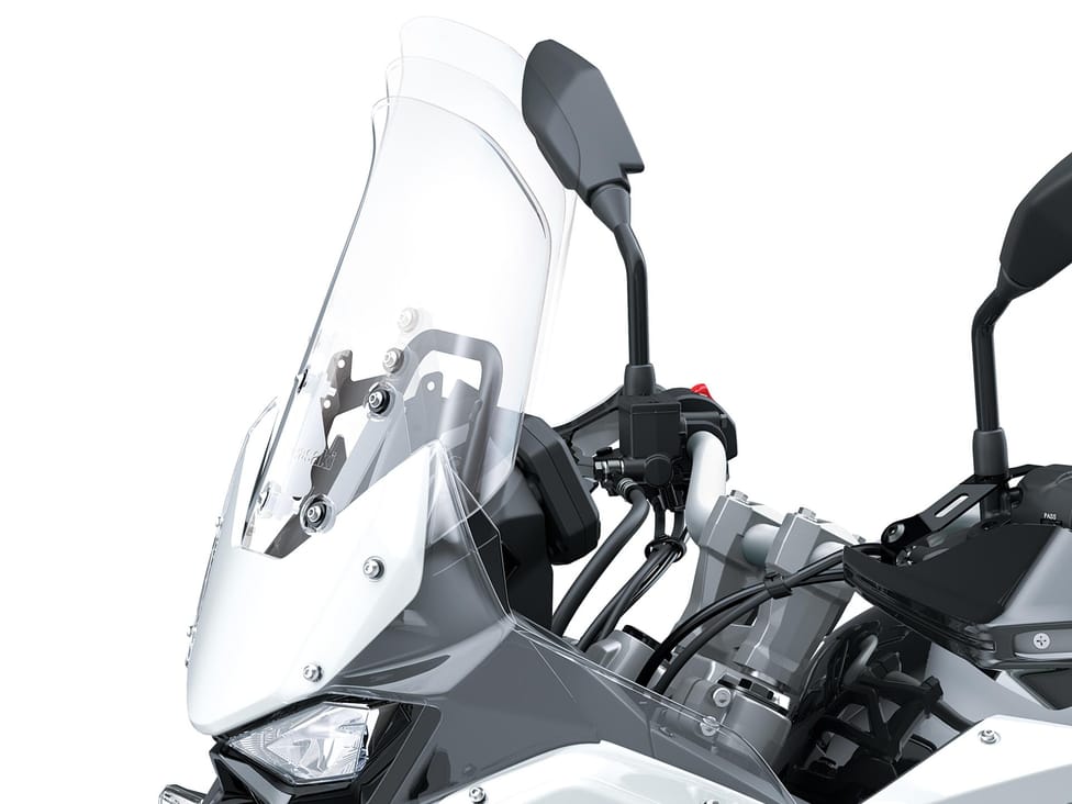 Kawasaki KLE500 SE 2026 Pearl Blizzard White windscreen adjustment