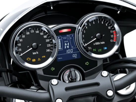 Kawasaki Z900RS Cafe 2026 Ebony dashboard